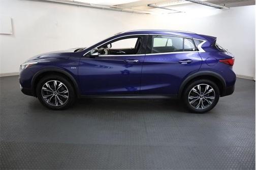 2018 INFINITI QX30 Premium
