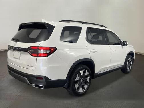 Platinum White Pearl 2026 Honda Pilot Elite