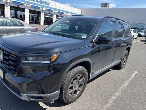 Crystal 2023 Honda Pilot TrailSport