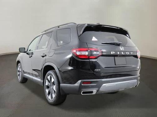 Crystal Black Pearl 2026 Honda Pilot Elite