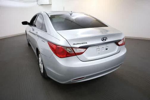 Radiant Silver Metallic 2013 Hyundai SONATA GLS