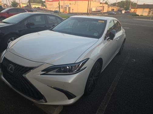 2022 Lexus ES 350 Base