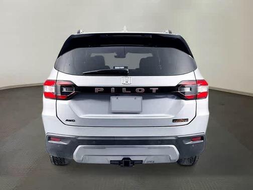 Solar Silver Metallic 2026 Honda Pilot TrailSport