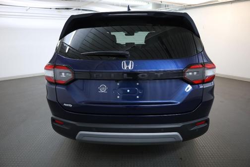 Obsidian 2023 Honda Pilot EX-L 8-Passenger