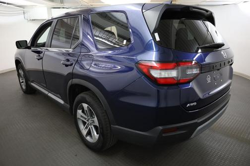 Obsidian 2023 Honda Pilot EX-L 8-Passenger