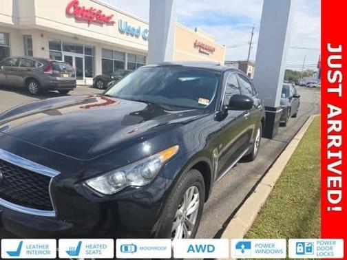 2017 INFINITI QX70 Base