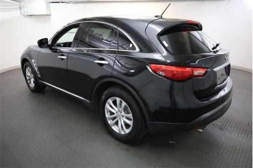 2017 INFINITI QX70 Base