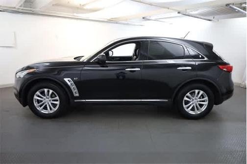 2017 INFINITI QX70 Base