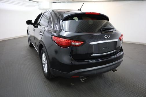 2017 INFINITI QX70 Base