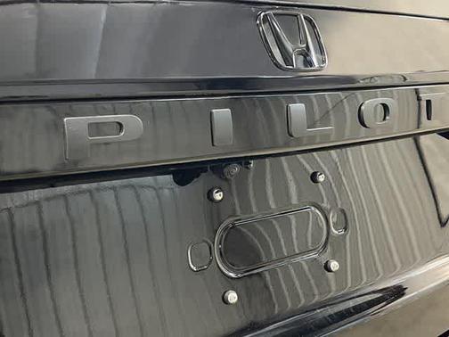 Crystal Black Pearl 2026 Honda Pilot Touring S