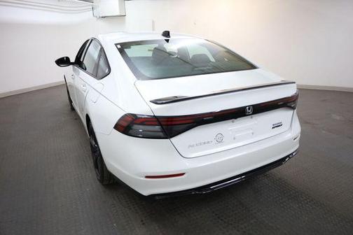 Platinum 2024 Honda Accord Hybrid Sport-L