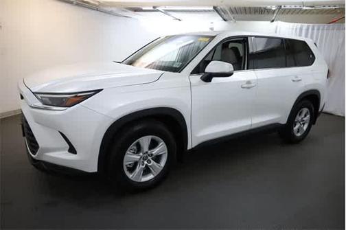2025 Toyota Grand Highlander LE