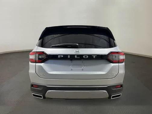 Solar Silver Metallic 2026 Honda Pilot Elite