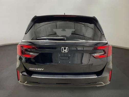 Crystal Black Pearl 2026 Honda Odyssey EX-L