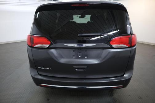 Granite Crystal Clearcoat Metallic 2020 Chrysler Pacifica Touring-L