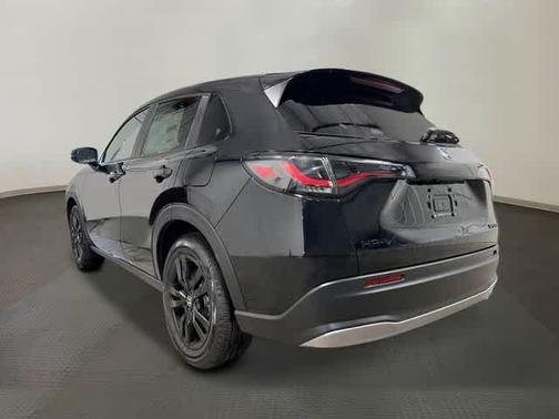 Crystal Black Pearl 2027 Honda HR-V Sport