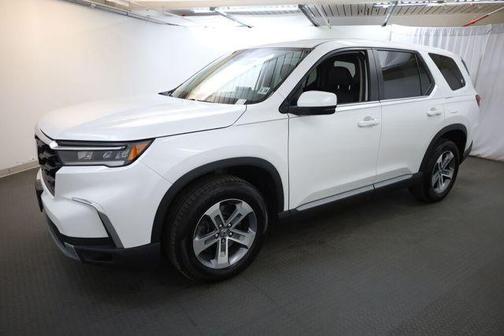 Platinum White Pearl 2023 Honda Pilot EX-L 8-Passenger