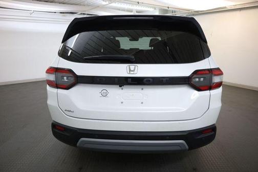 Platinum White Pearl 2023 Honda Pilot EX-L 8-Passenger
