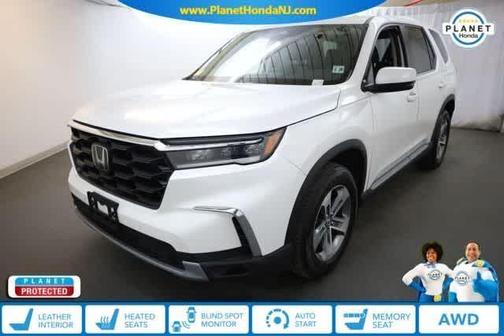 Platinum White Pearl 2023 Honda Pilot EX-L 8-Passenger
