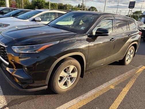 2021 Toyota Highlander LE