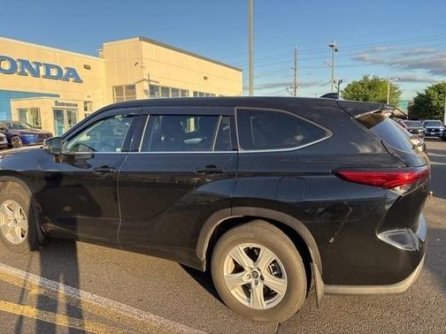 2021 Toyota Highlander LE