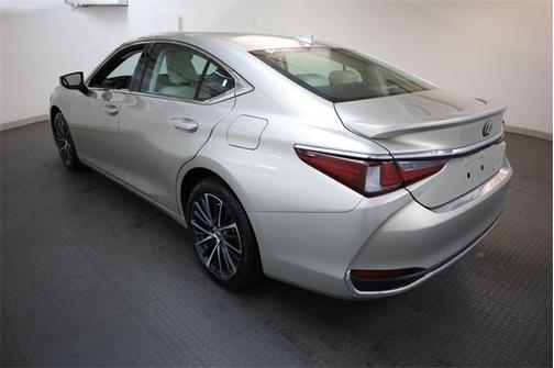 2022 Lexus ES 250 Luxury