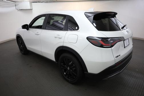 Platinum White Pearl 2026 Honda HR-V Sport