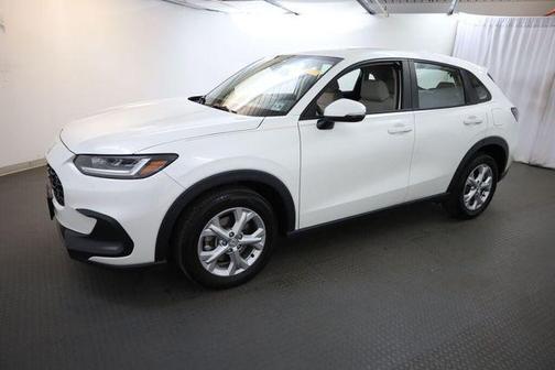 Platinum White Pearl 2024 Honda HR-V LX