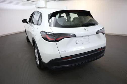 Platinum White Pearl 2024 Honda HR-V LX