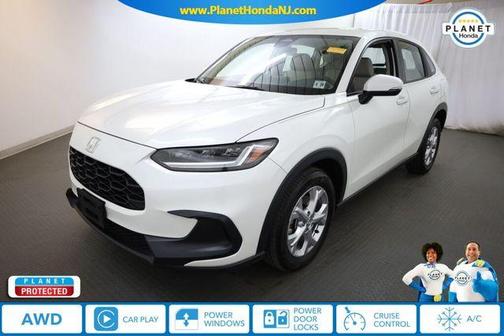 Platinum White Pearl 2024 Honda HR-V LX