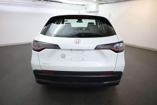Platinum White Pearl 2024 Honda HR-V LX