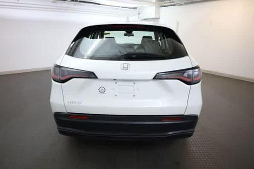 Platinum White Pearl 2024 Honda HR-V LX