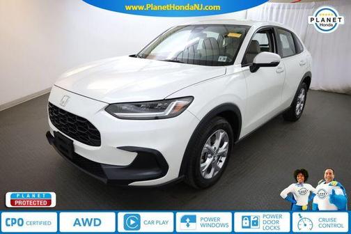 Platinum White Pearl 2024 Honda HR-V LX