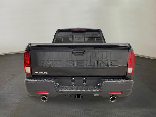 Crystal Black Pearl 2026 Honda Ridgeline RTL