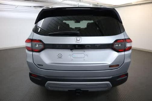 Lunar Silver Metallic 2024 Honda Pilot TrailSport