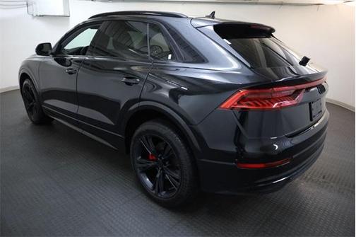 2022 Audi Q8 55 Premium