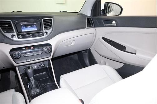 2018 Hyundai TUCSON SE