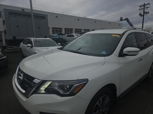 2020 Nissan Pathfinder SV