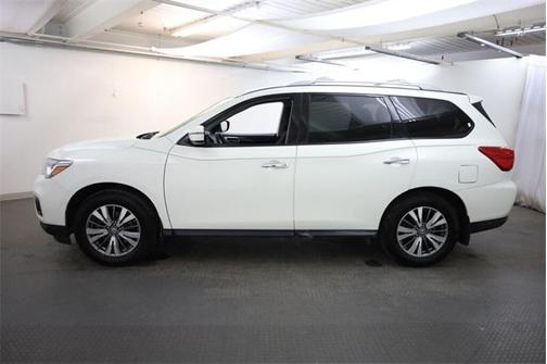 2020 Nissan Pathfinder SV