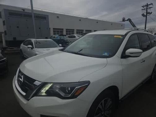 2020 Nissan Pathfinder SV