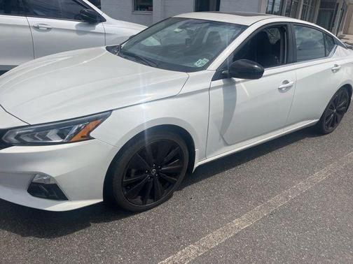 White 2022 Nissan Altima 2.5 SR