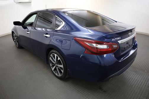 Gray 2017 Nissan Altima 2.5 SR