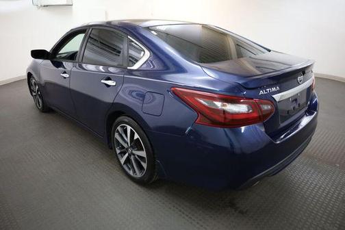 Gray 2017 Nissan Altima 2.5 SR