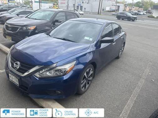 Gray 2017 Nissan Altima 2.5 SR