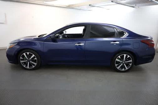 Gray 2017 Nissan Altima 2.5 SR