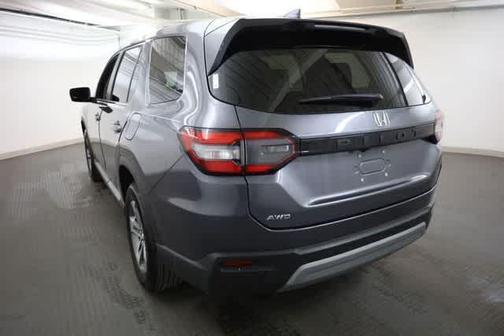 Modern Steel Metallic 2024 Honda Pilot EX-L