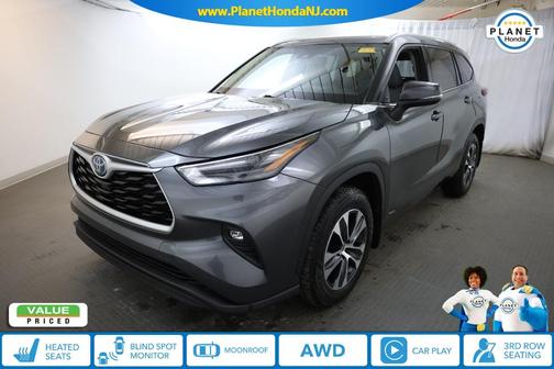 2022 Toyota Highlander Hybrid XLE