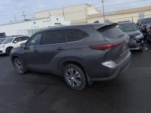 2022 Toyota Highlander Hybrid Hybrid XLE
