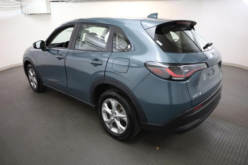 Pearl 2024 Honda HR-V LX