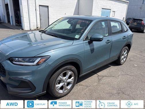 Green 2023 Honda HR-V LX